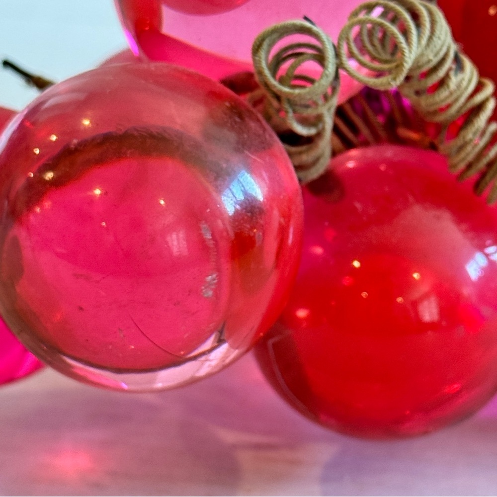 Vintage 14” Mid Century Modern Decorative Lucite Grape Cluster Magenta Pink - Picture 7 of 17